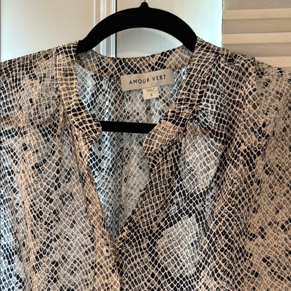 Amour Vert Silk Blouse - Picture 2 of 2